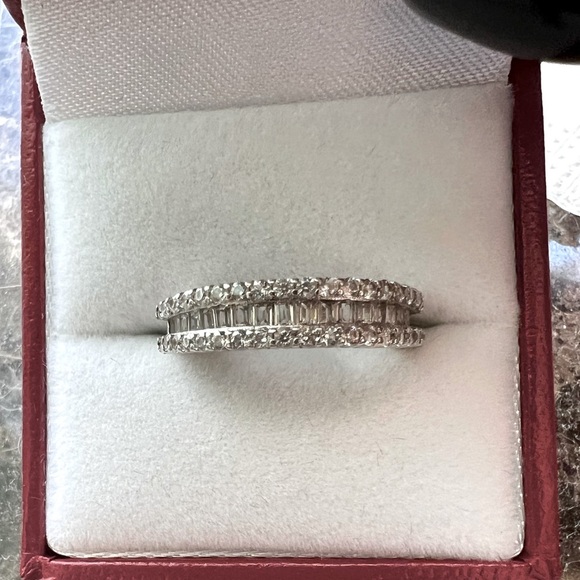 🖤🖤GORGEOUS ROUND AND BAGUETTE CZ ETERNITY BAND STERLING SILVER SZ 7 🖤🖤